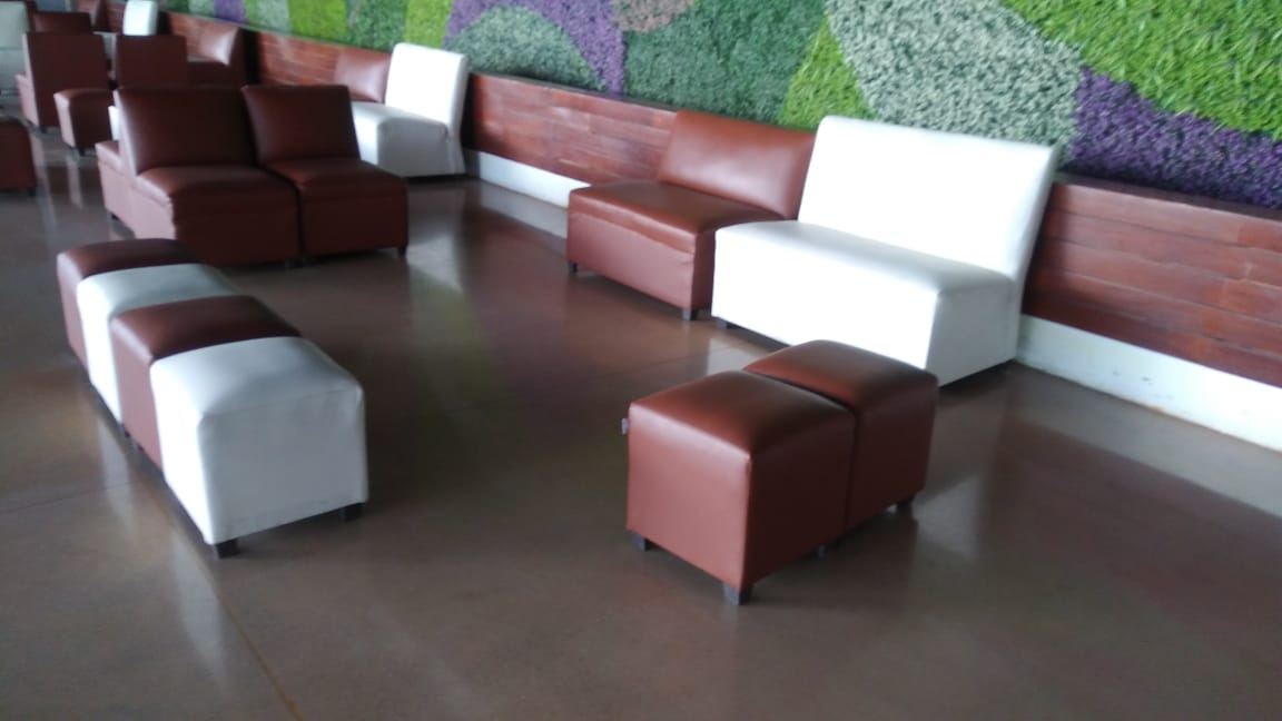 Cochera residencial con piso decorativo tipo flake