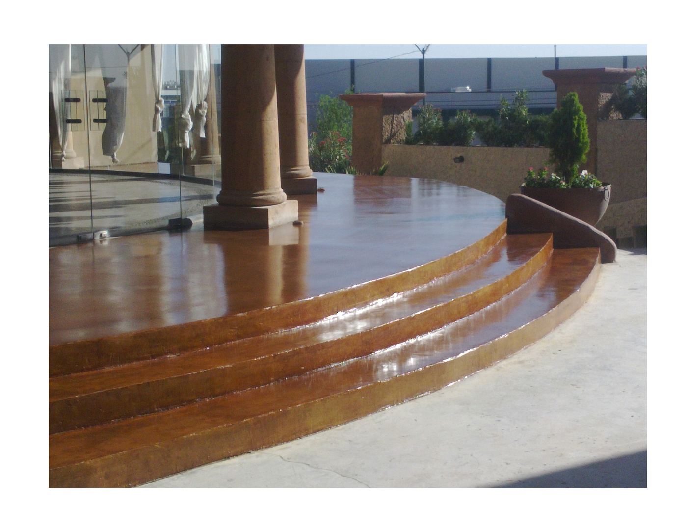 Escalera decorativa con mancha ácida